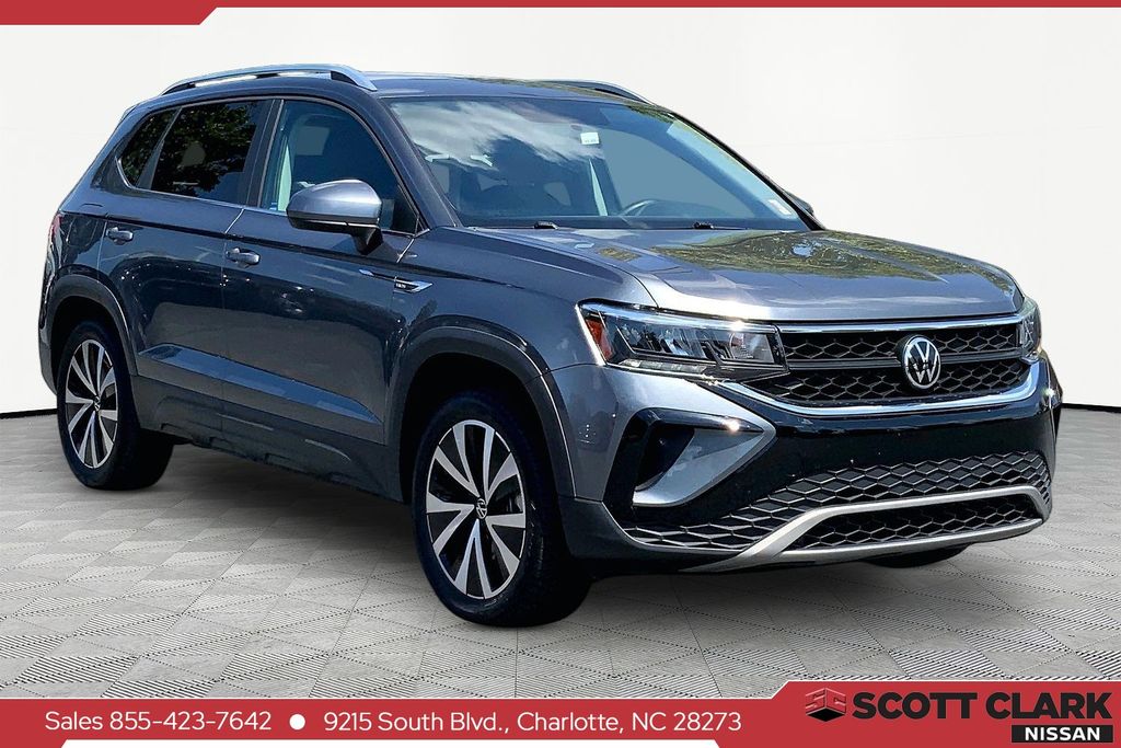 2022 Volkswagen Taos 1.5T SE 4Motion's photo