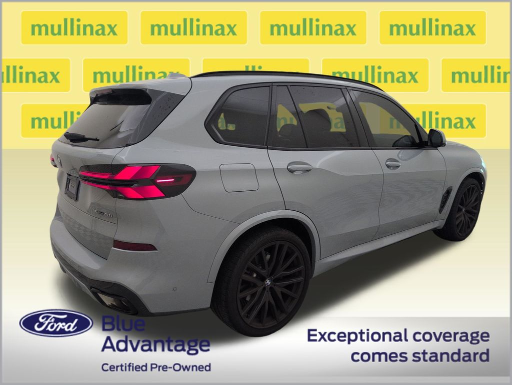 Used 2024 Gray BMW xDrive40i image 3