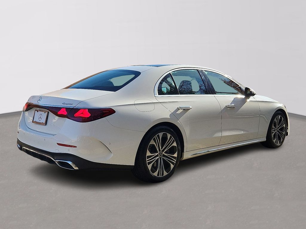 Thumbnail: 2025 Mercedes-Benz E-Class - 4