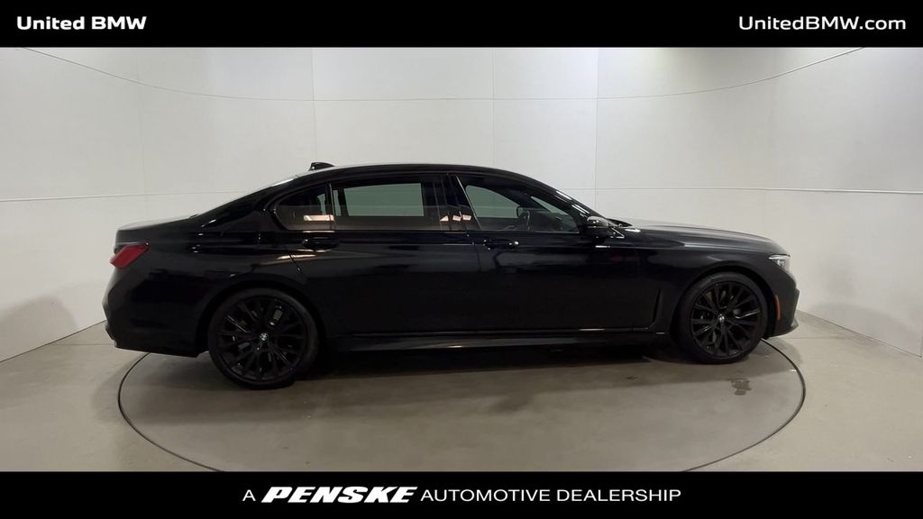 2022 BMW 7 Series 750i xDrive 9