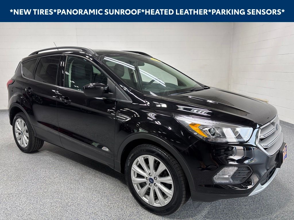 Black Metallic 2019 Ford Escape SUV / Crossover Front-Wheel Drive 6-Speed Automatic