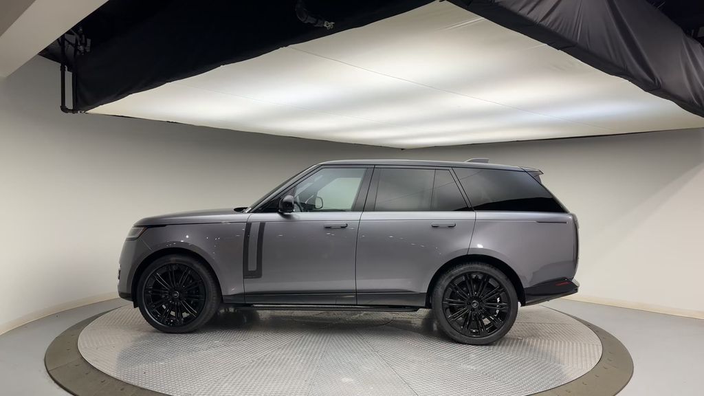 Thumbnail: 2025 Land Rover Range Rover - 5