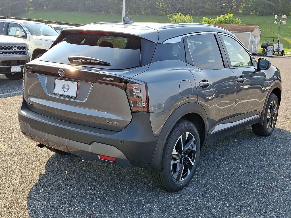 Thumbnail: 2025 Nissan Kicks - 4