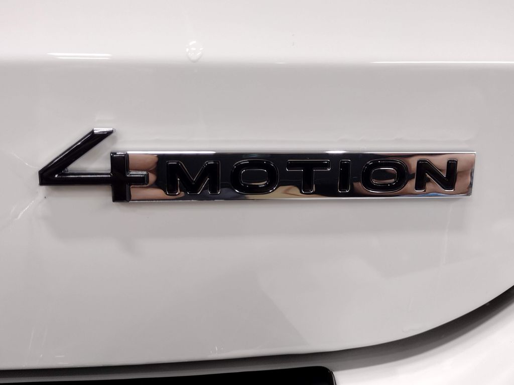 2025 Volkswagen Taos 1.5T SE Black