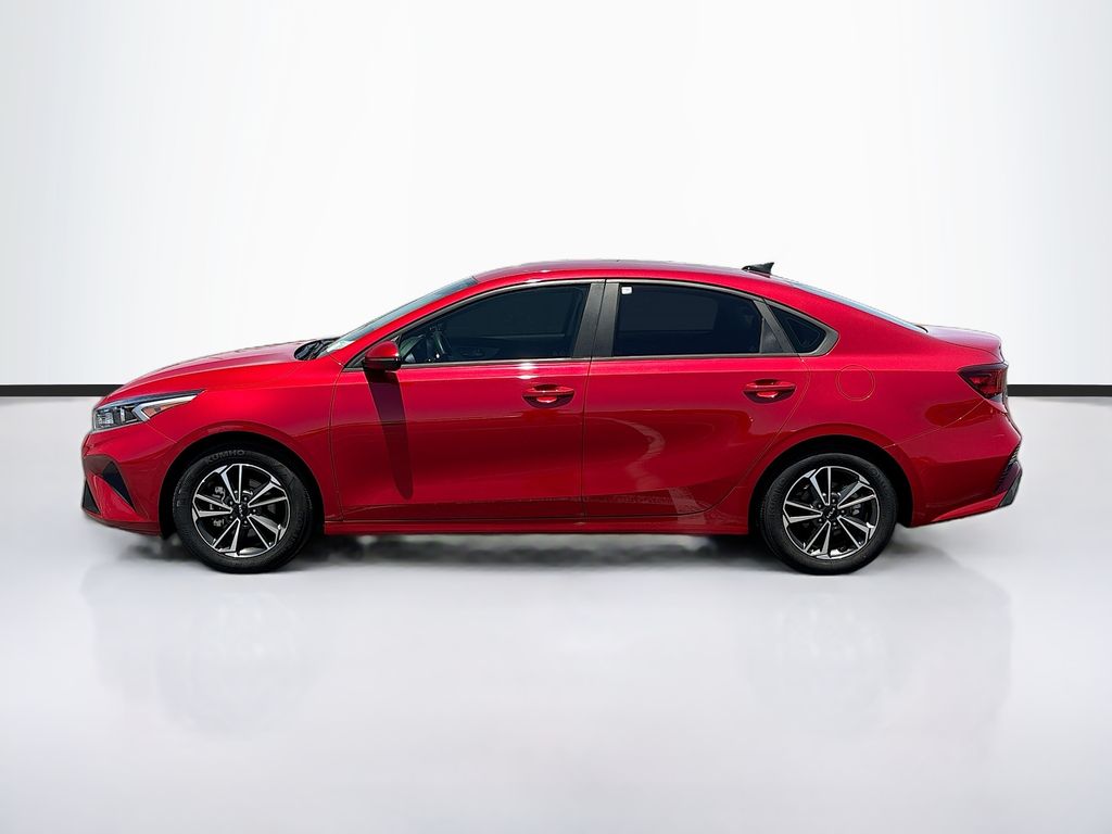 Thumbnail: 2024 Kia Forte - 8