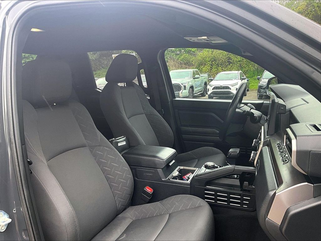 2024 Toyota Tacoma — photo 11