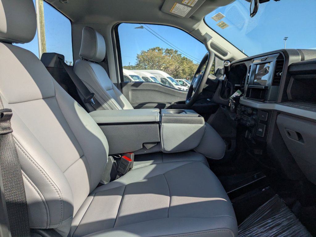 2025 Ford F-550 Chassis XL