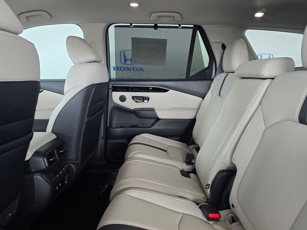 Thumbnail: 2026 Honda Pilot - 17