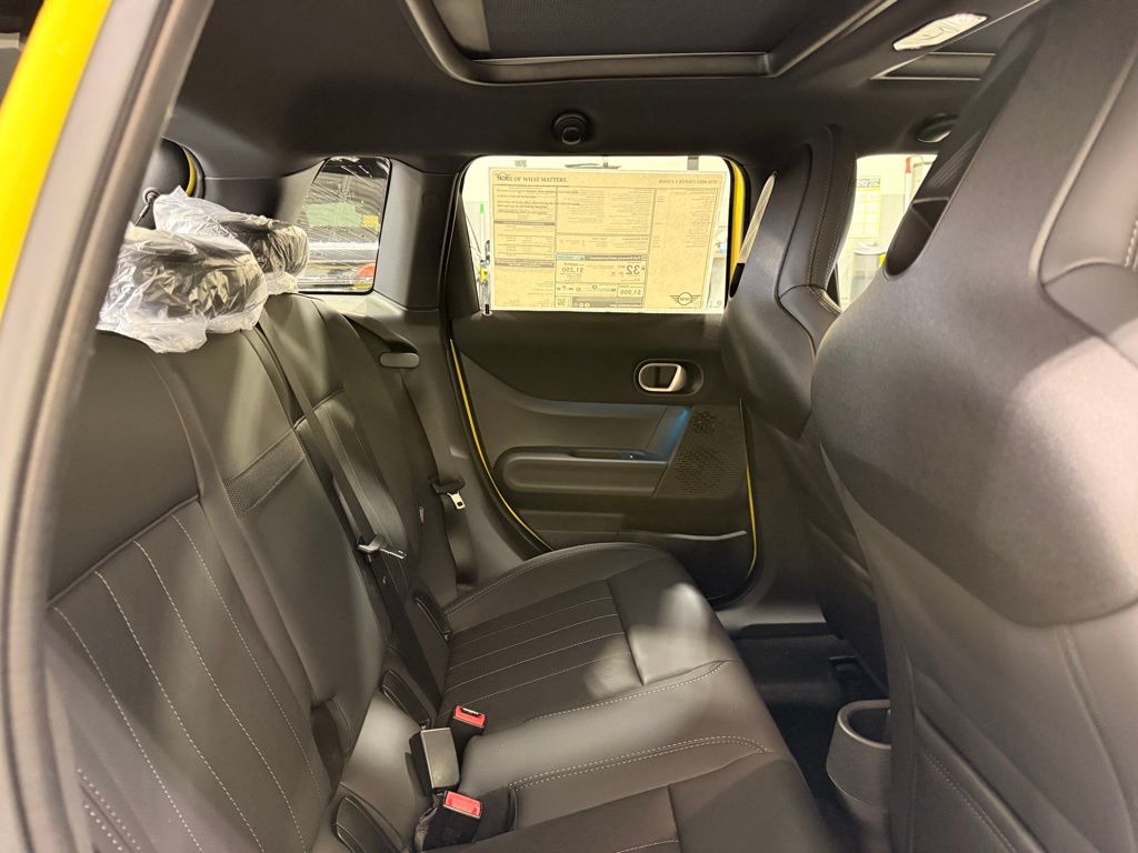 Thumbnail: 2026 MINI Cooper - 26