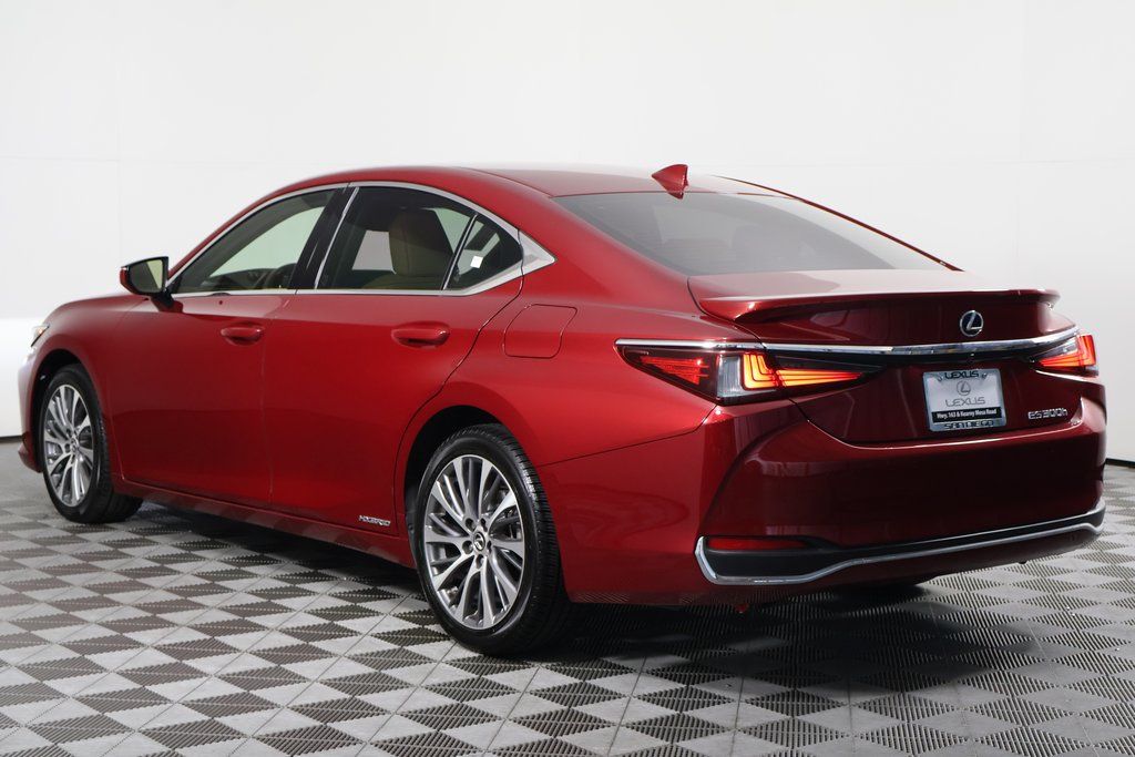 Thumbnail: 2019 Lexus ES - 6