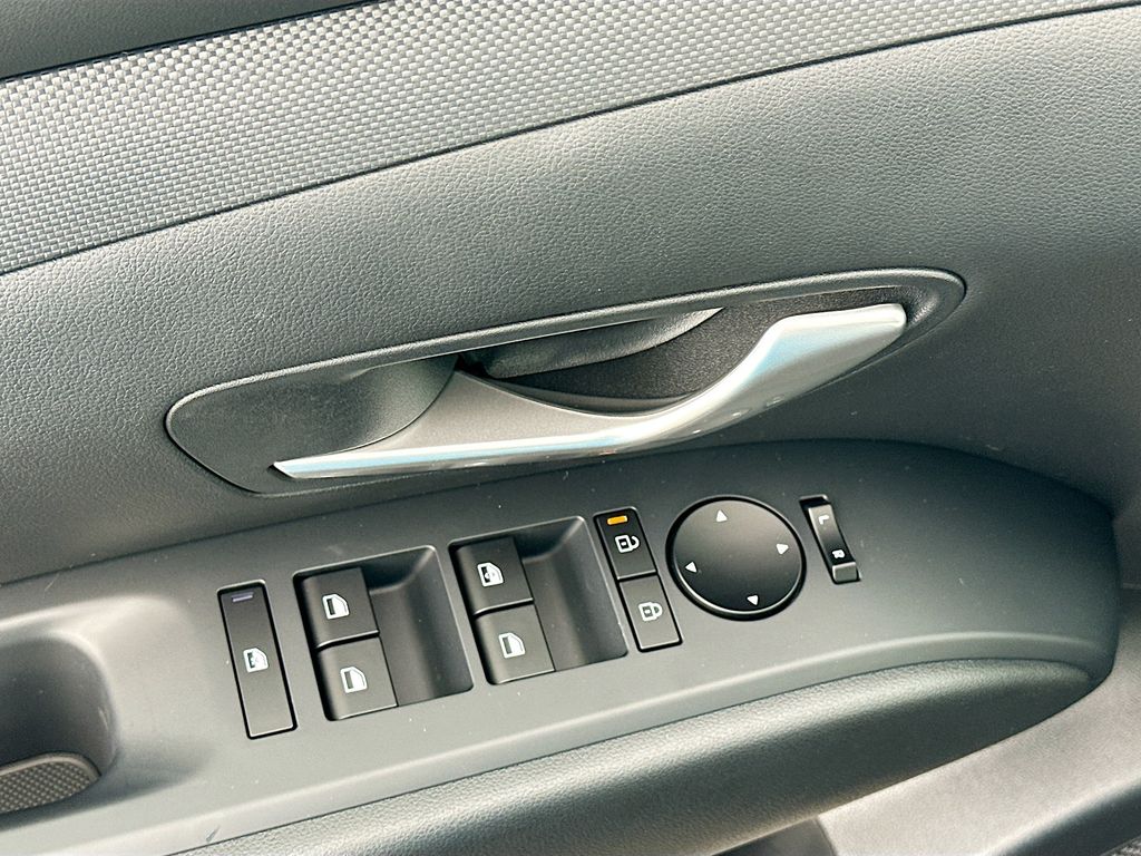2025 Hyundai Tucson SE 18