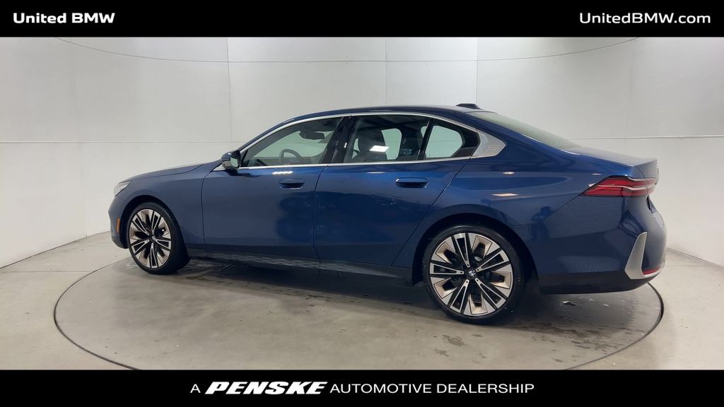 Thumbnail: 2024 BMW 5 Series - 6
