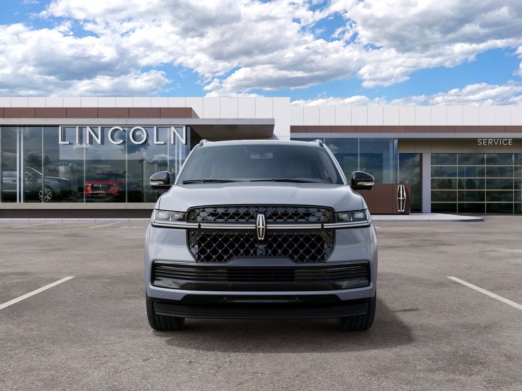Thumbnail: 2027 Lincoln Navigator L - 3