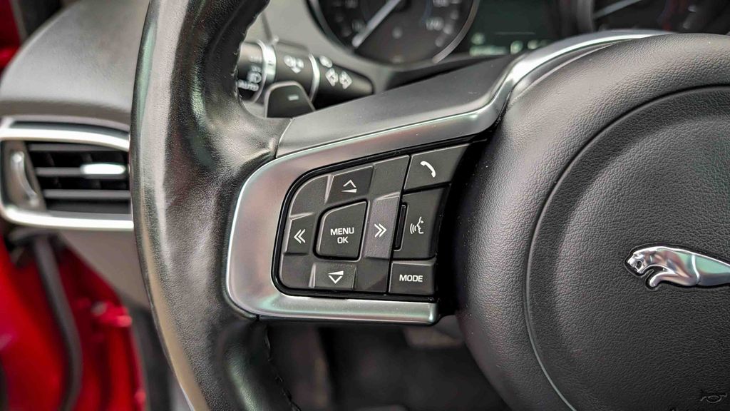 Used 2018 Jaguar F-PACE 30t Prestige 4D Sport Utility