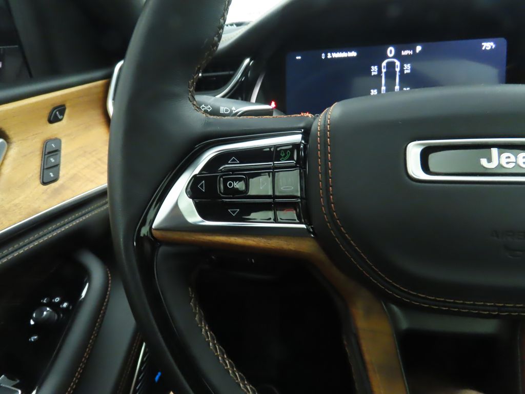 Thumbnail: 2023 Jeep Grand Cherokee L - 11