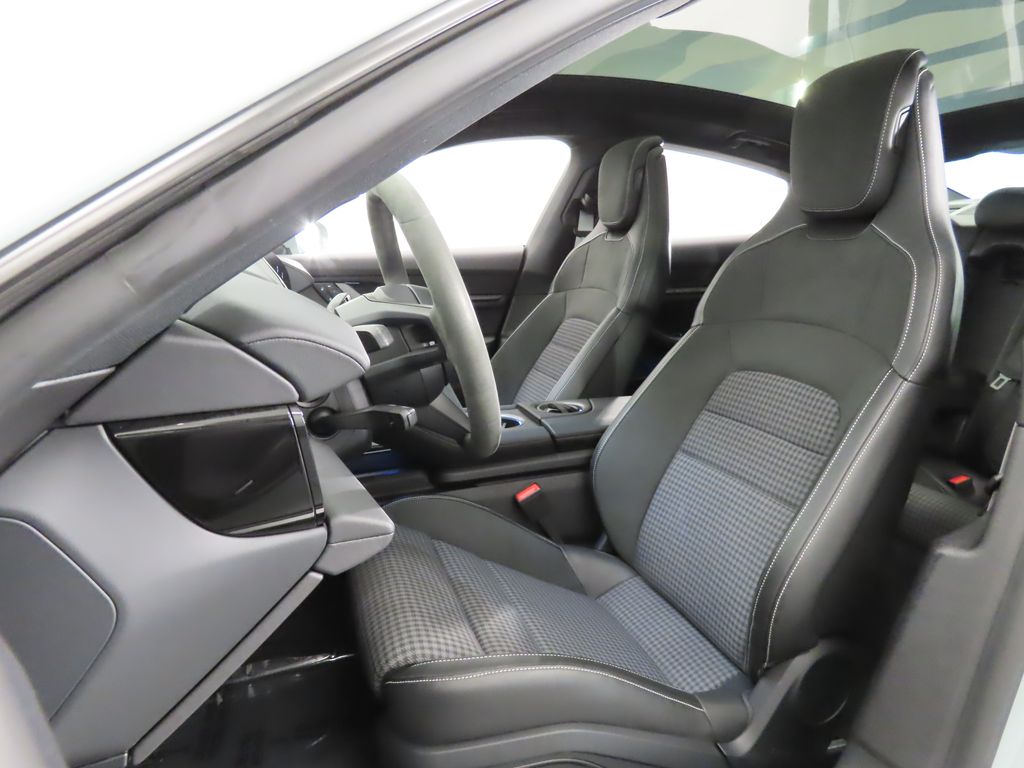 Thumbnail: 2025 Porsche Taycan - 5