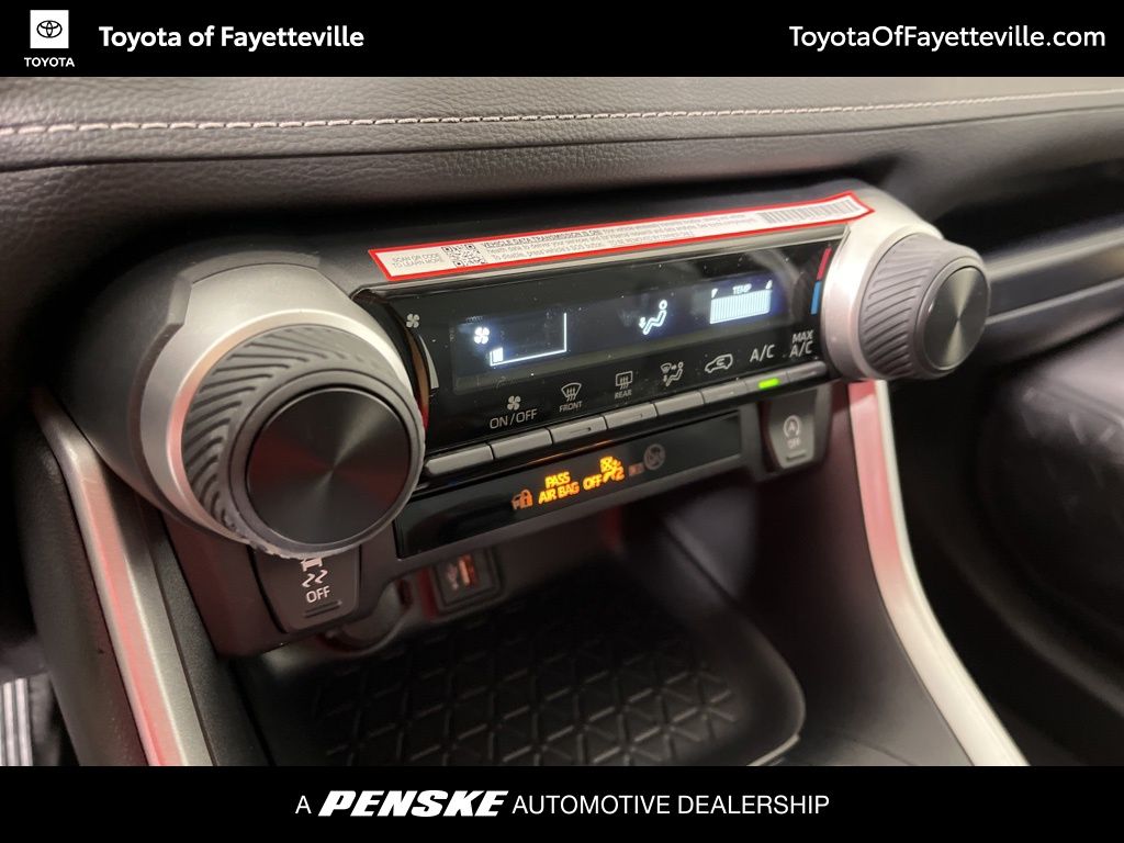 Thumbnail: 2025 Toyota RAV4 - 31