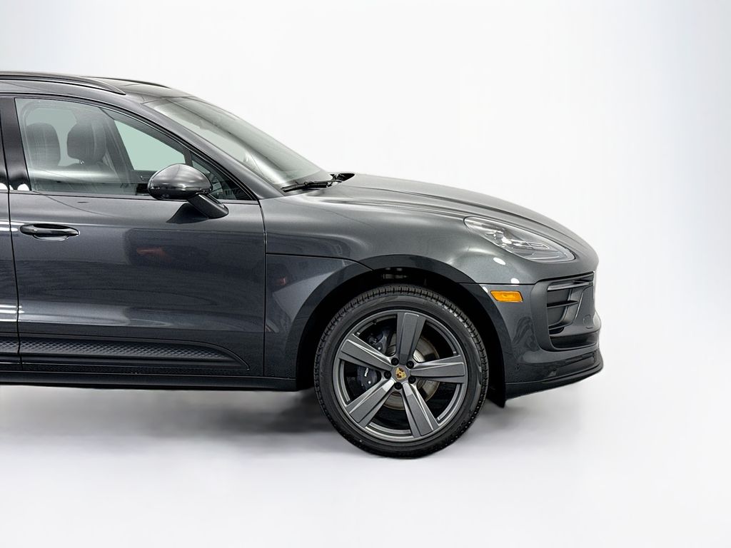 Thumbnail: 2026 Porsche Macan - 11