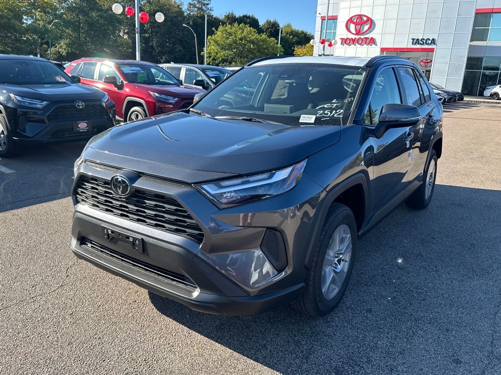 2025 Toyota RAV4 Hybrid LE photo 3