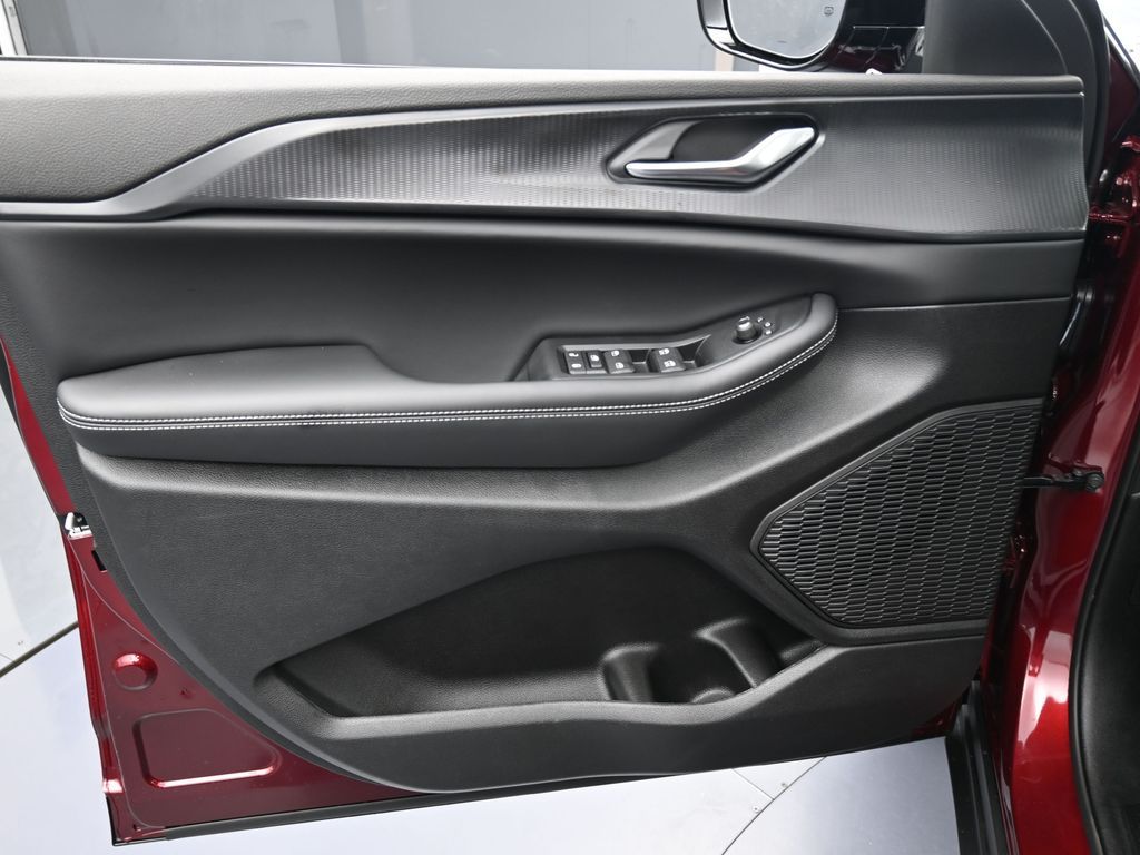 New 2025 Velvet Red Pearlcoat Jeep Altitude X image 13