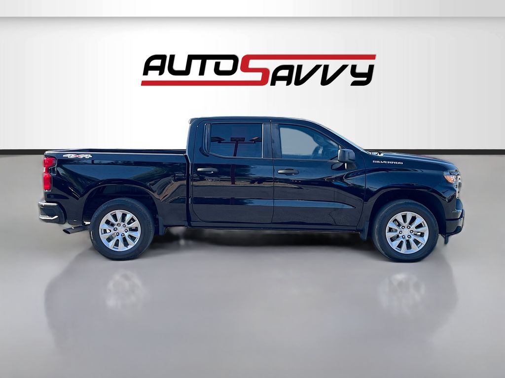 Used 2025 Black Chevrolet Custom image 8