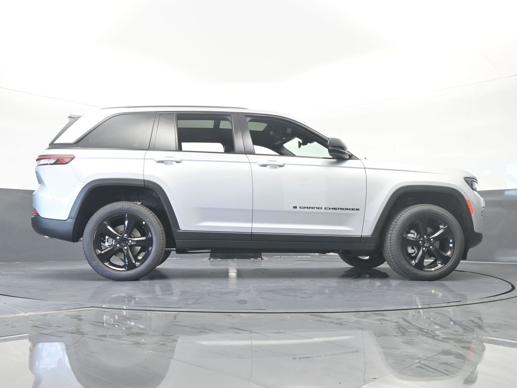 New 2025 Silver Zynith Jeep Limited image 57