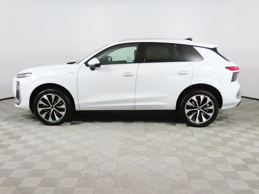 Thumbnail: 2026 Audi Q3 - 2