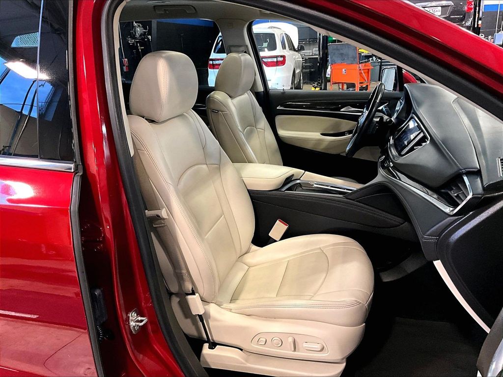 2023 Buick Enclave — photo 11