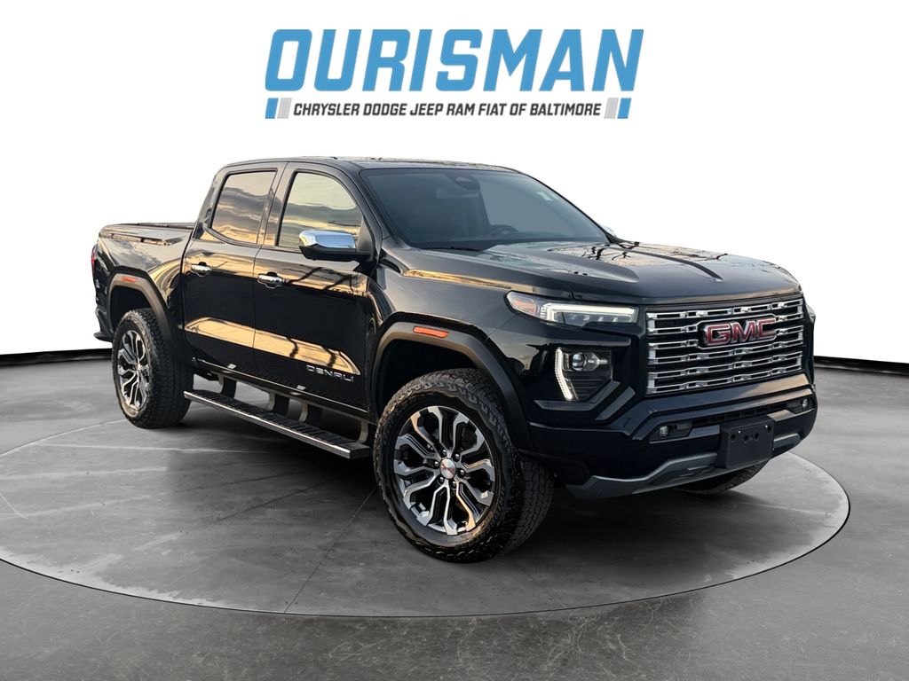 Onyx Black 2024 GMC Canyon Denali Crew Cab 4WD Pickup Truck Four-Wheel Drive 8-Speed Automatic