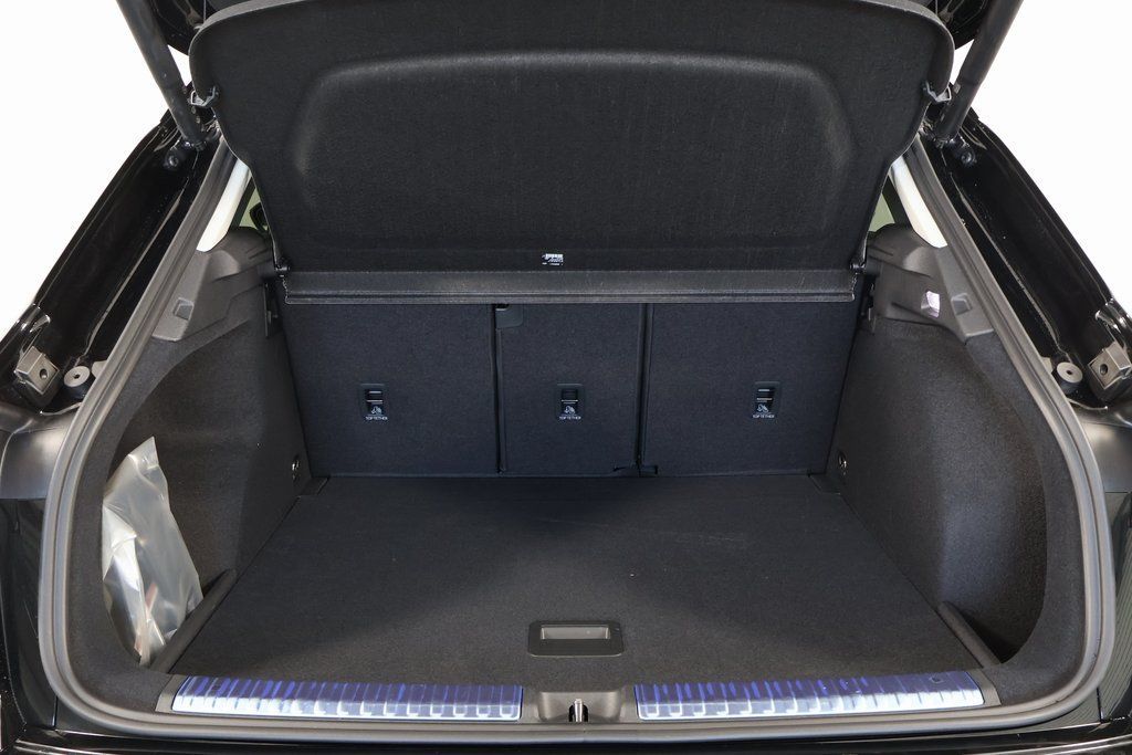 Thumbnail: 2026 Audi Q3 - 8