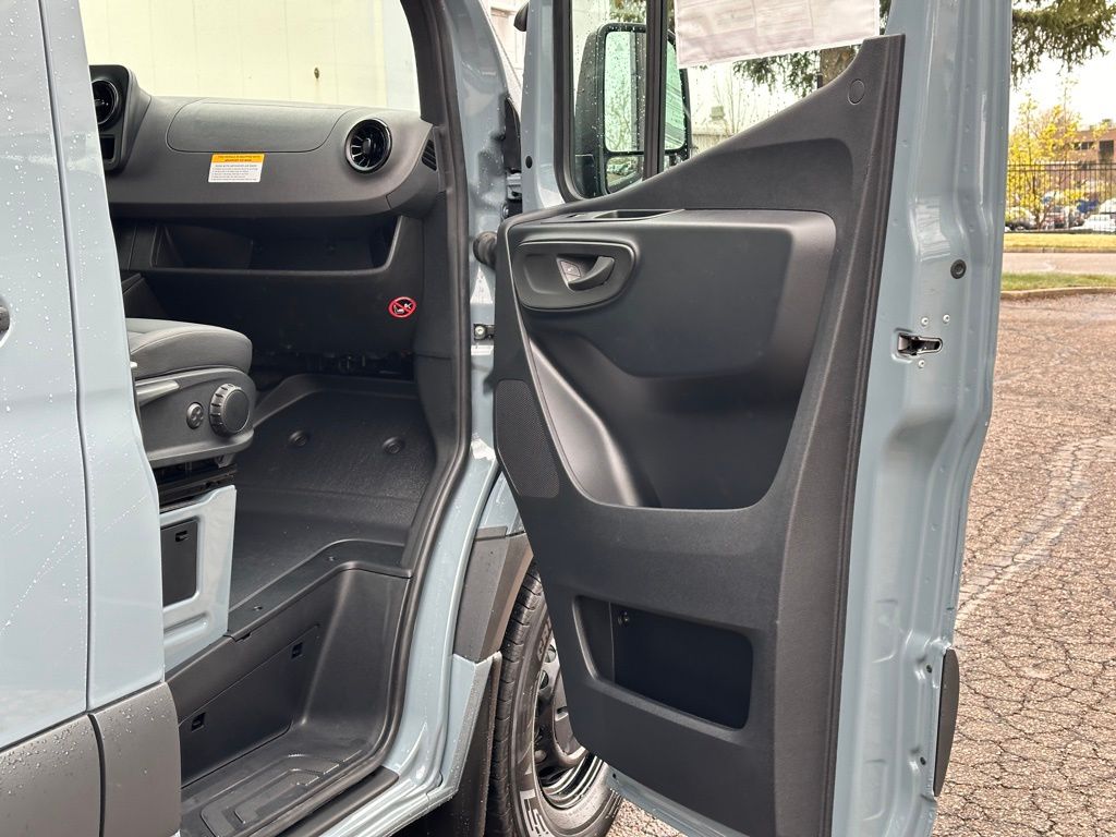 2024 Mercedes-Benz Sprinter 2500 Cargo 144 WB 26