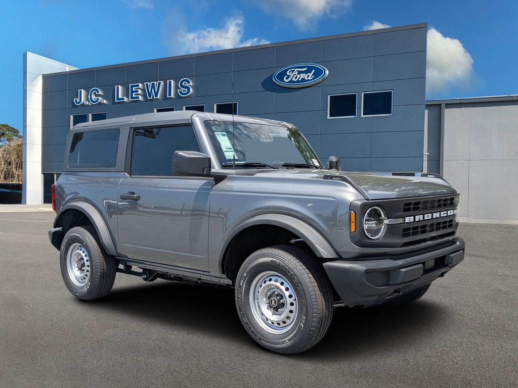 Carbonized Gray Metallic 2026 Ford Bronco SUV / Crossover Four-Wheel Drive Automatic