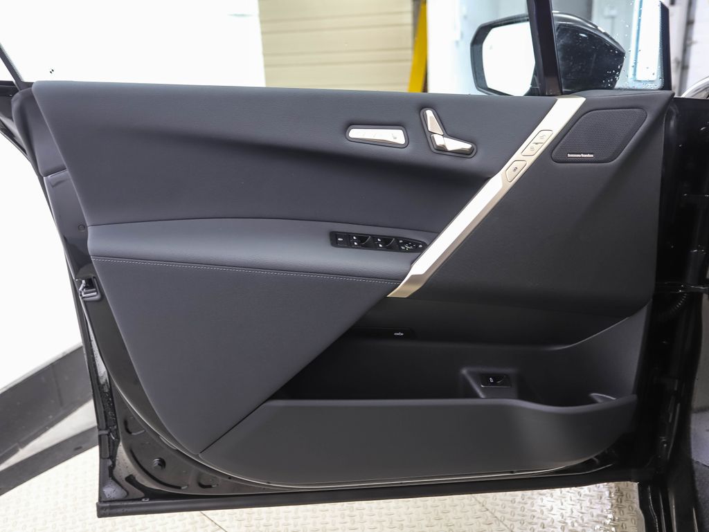 Thumbnail: 2026 BMW iX - 9