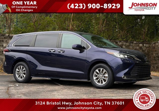 Blueprint 2022 Toyota Sienna Minivan Front-Wheel Drive Continuously Variable Transmission