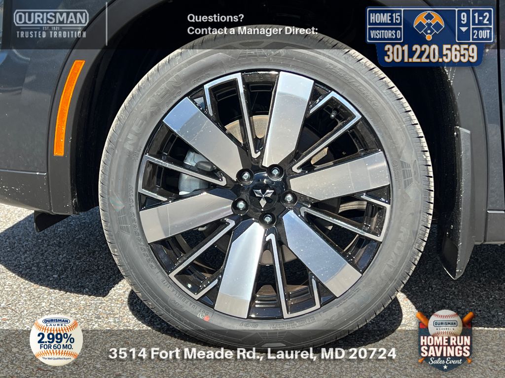 View vehicle photo 5