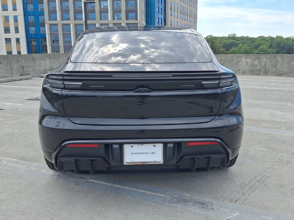 Thumbnail: 2026 Porsche Macan - 9
