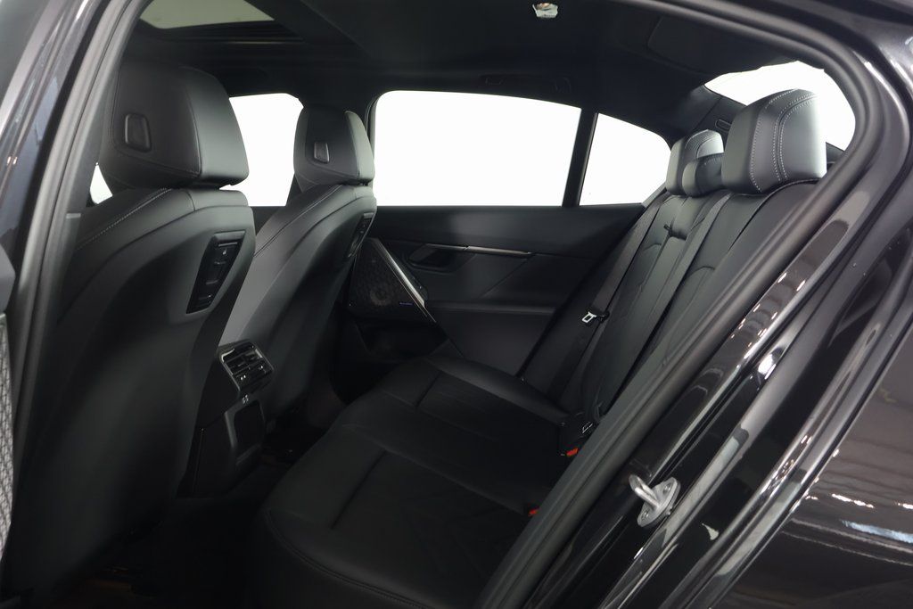 2025 BMW 5 Series 530i 6