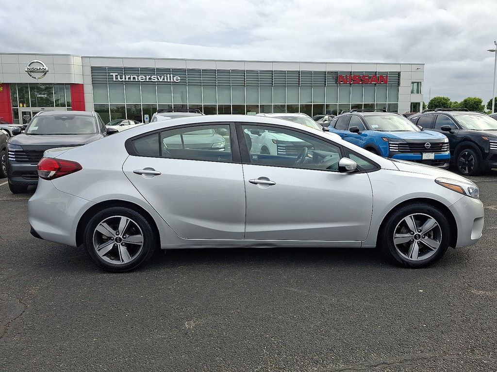 Thumbnail: 2018 Kia Forte - 7