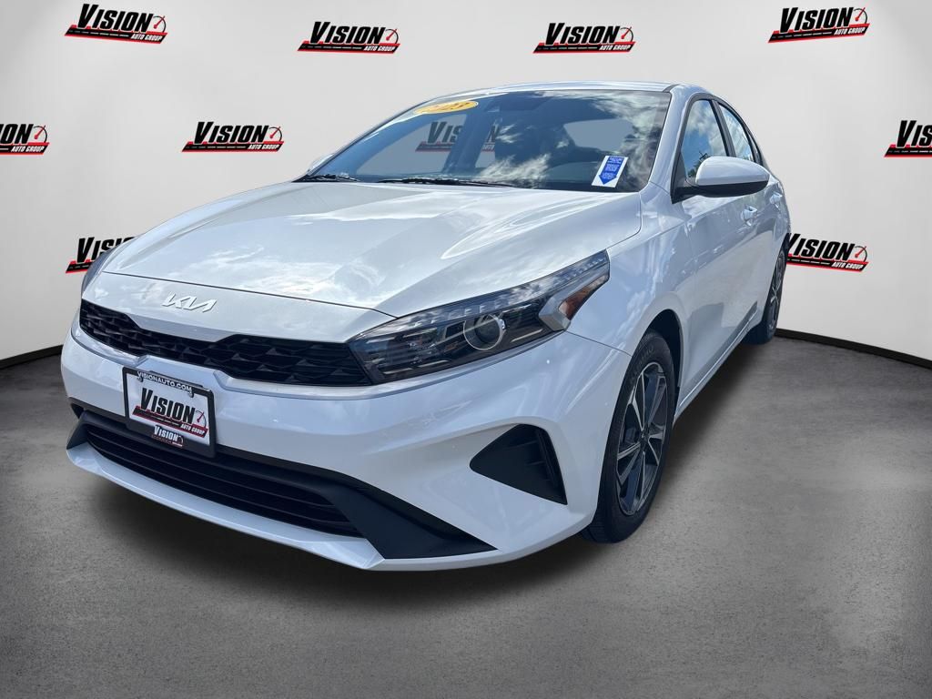 Snow White Pearl 2023 Kia Forte Sedan Front-Wheel Drive Continuously Variable Transmission