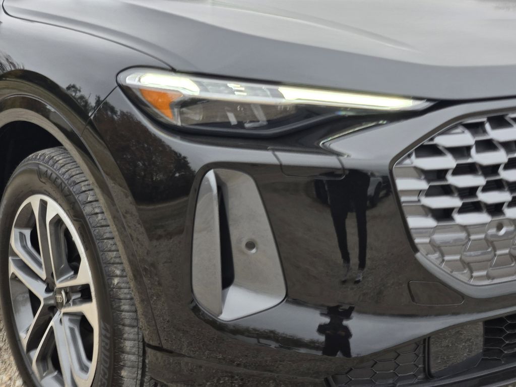 new 2025 Audi Q5 car, priced at $62,090