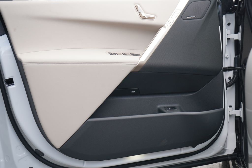 Thumbnail: 2026 BMW iX - 8