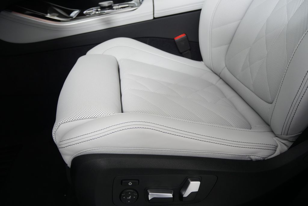 Thumbnail: 2026 BMW X5 - 9
