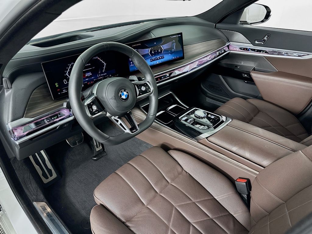 2023 BMW 7 Series 740i 9