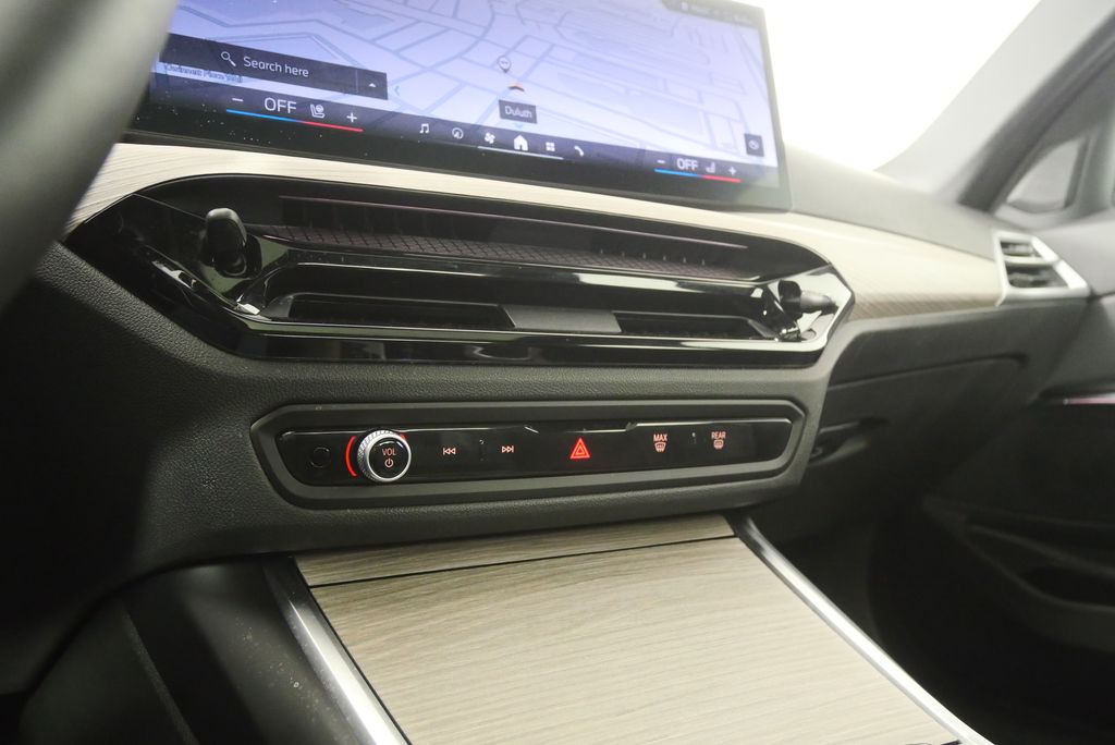 Thumbnail: 2025 BMW 3 Series - 27