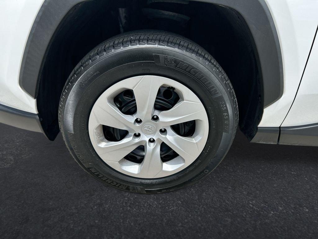 Thumbnail: 2024 Toyota RAV4 - 10