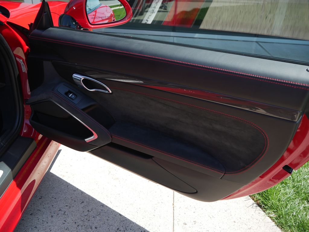 Thumbnail: 2016 Porsche Cayman - 18