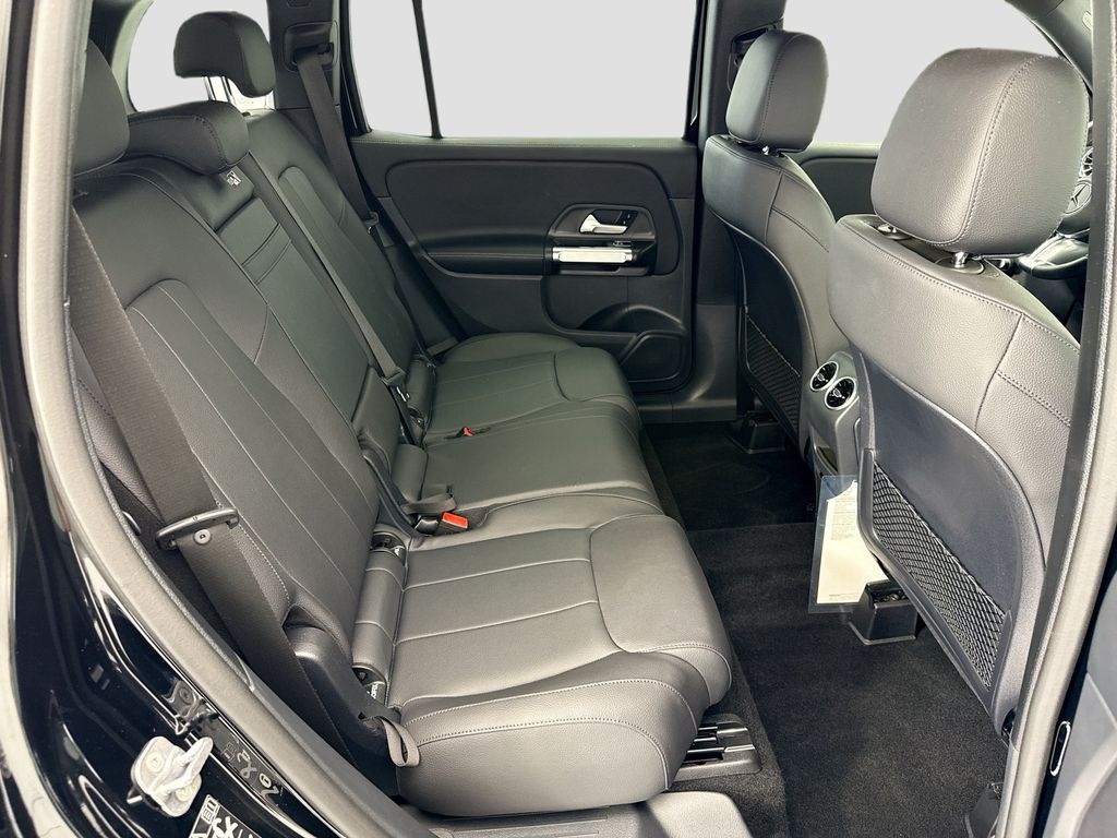 Thumbnail: 2025 Mercedes-Benz GLB - 20