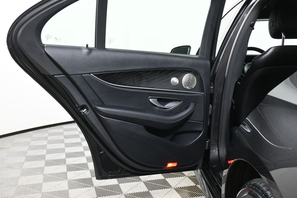 Thumbnail: 2023 Mercedes-Benz E-Class - 32