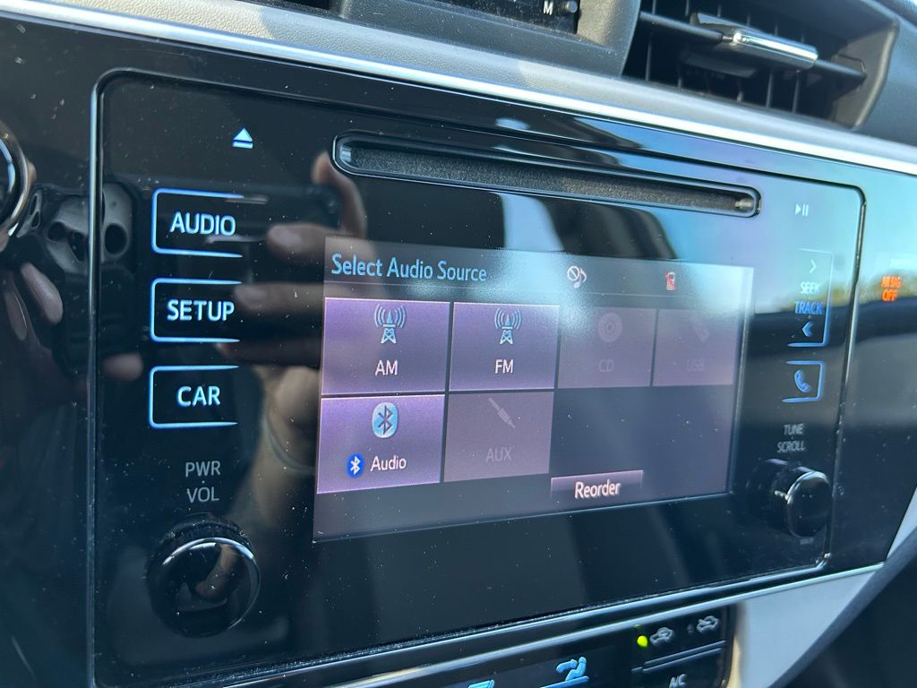 2018 Toyota Corolla LE 24