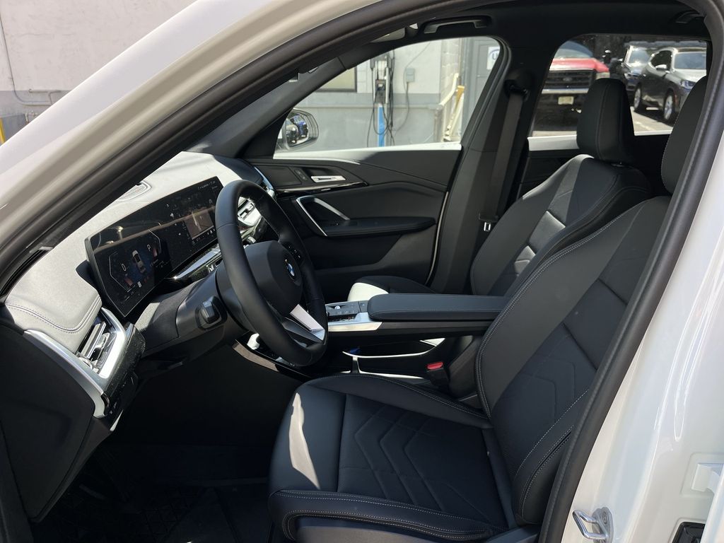 2025 BMW X1 xDrive28i 11